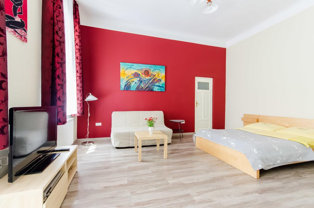 Apartment Fantasia *