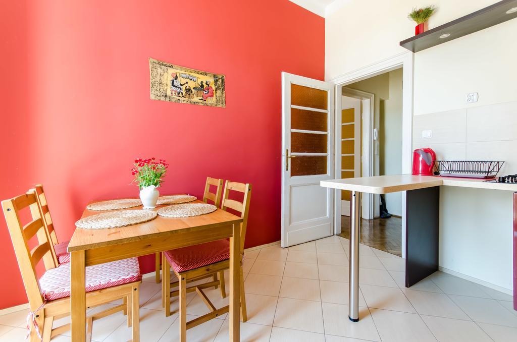 Apartment Fantasia *
