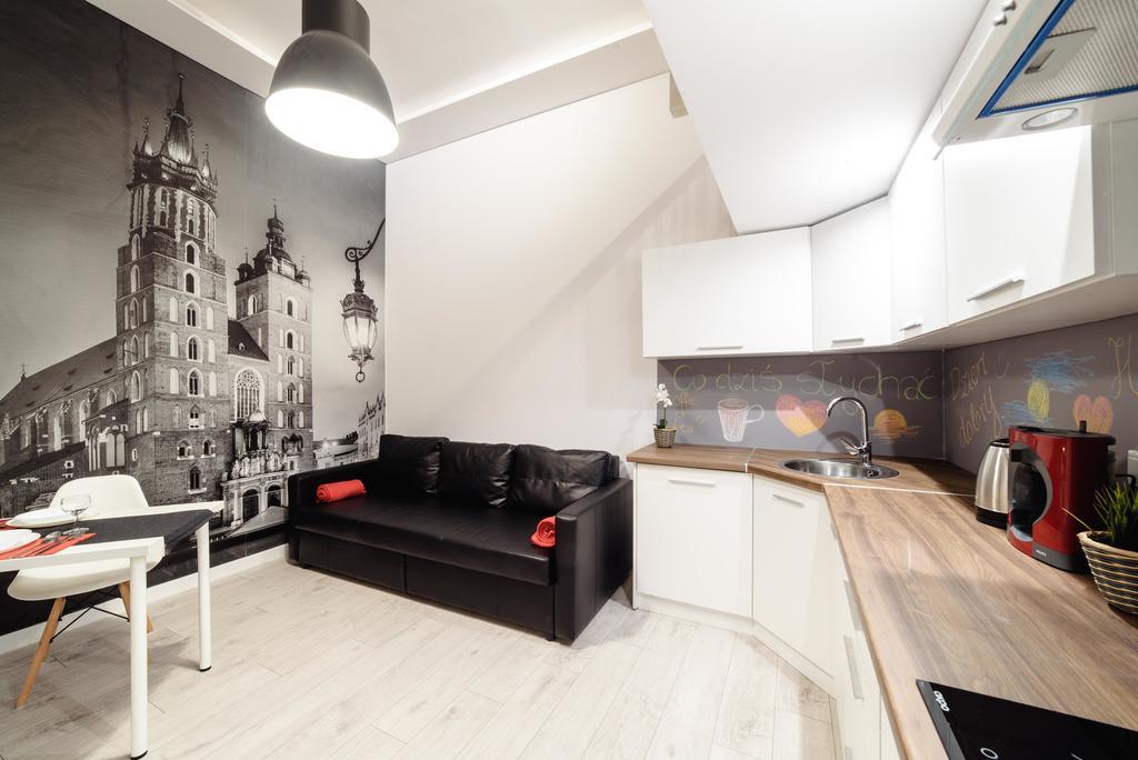 2 Nights - Great Location, Right Next To Main Rail And Bus Station, 10 Min To Main Square By Foot 3*
