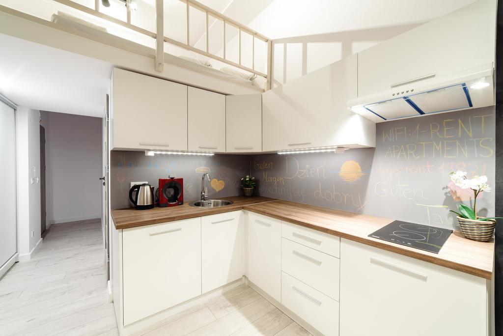 2 Nights - Great Location, Right Next To Main Rail And Bus Station, 10 Min To Main Square By Foot Aparthotel