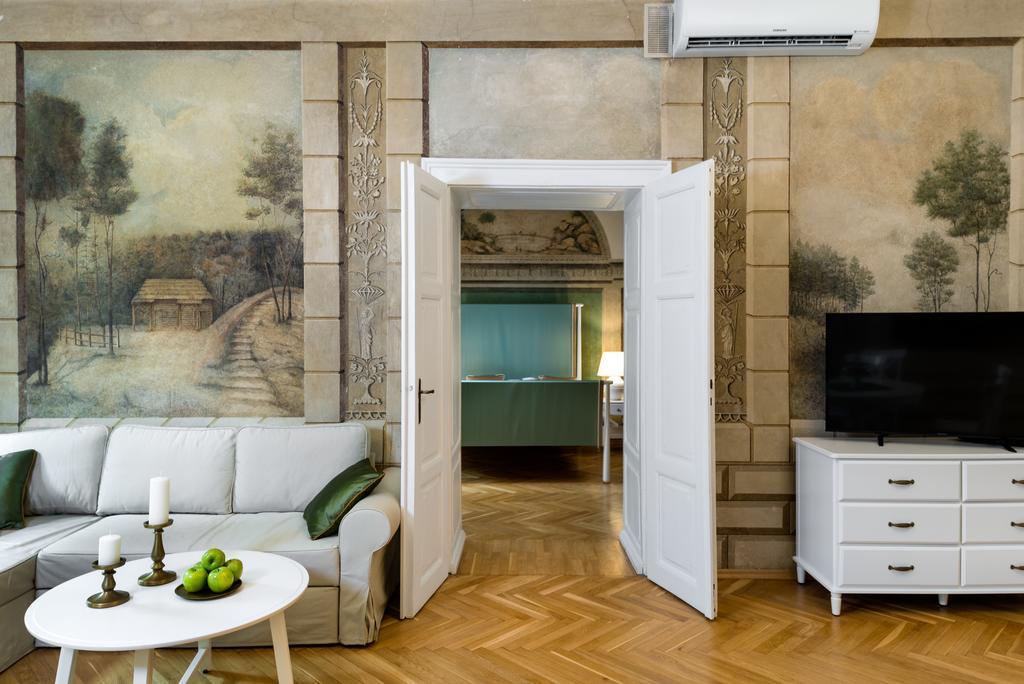P&j Luxury Apartment *
