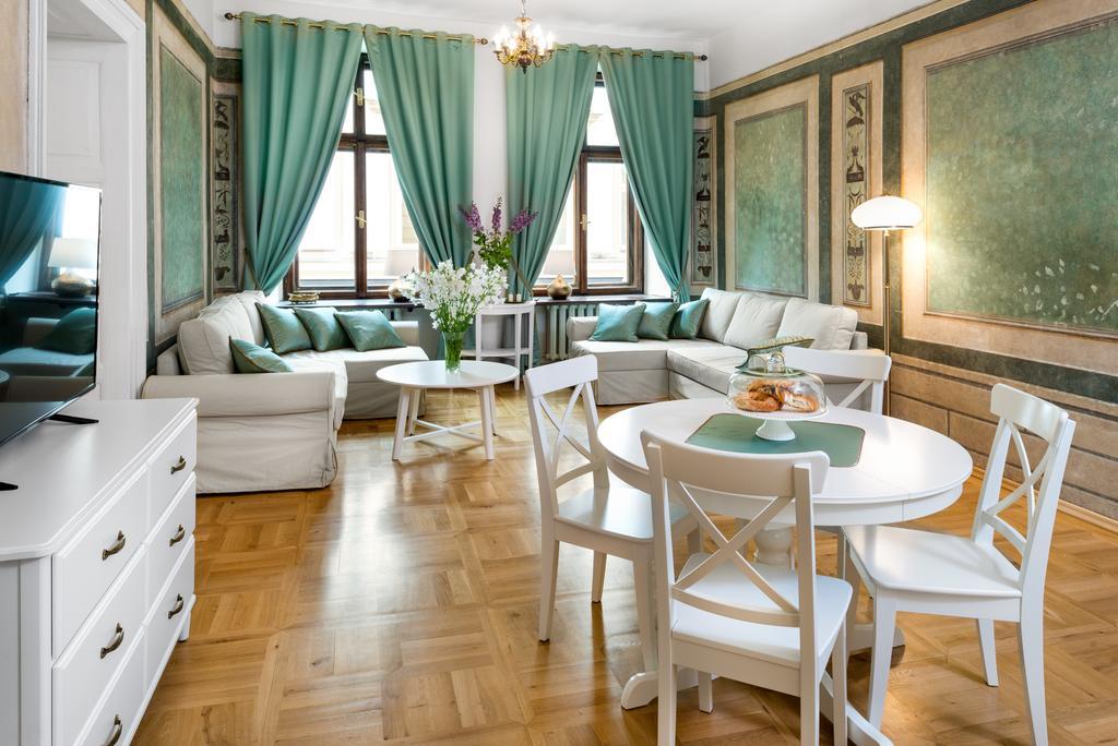 P&j Luxury Apartment *