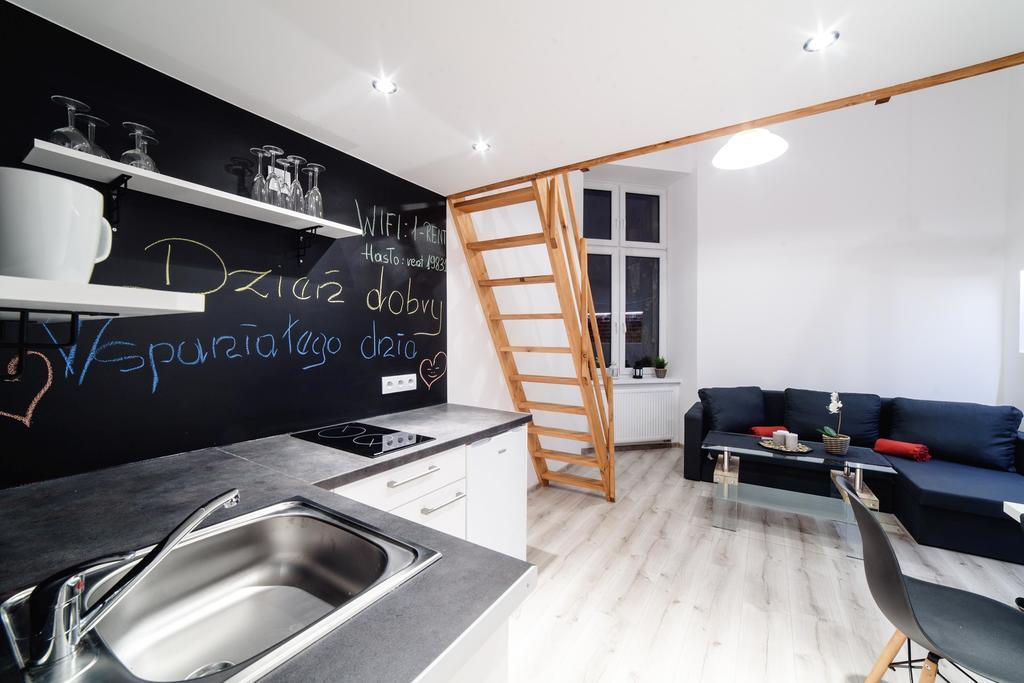 2 Nights - Great Location, Right Next To Main Rail And Bus Station, 10 Min To Main Square By Foot
