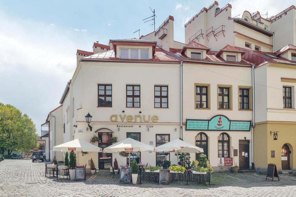 Józefa Kazimierz *