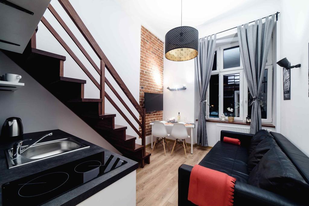 Aparthotel 2 Nights - Great Location, Right Next To Main Rail And Bus Station, 10 Min To Main Square By Foot 3*