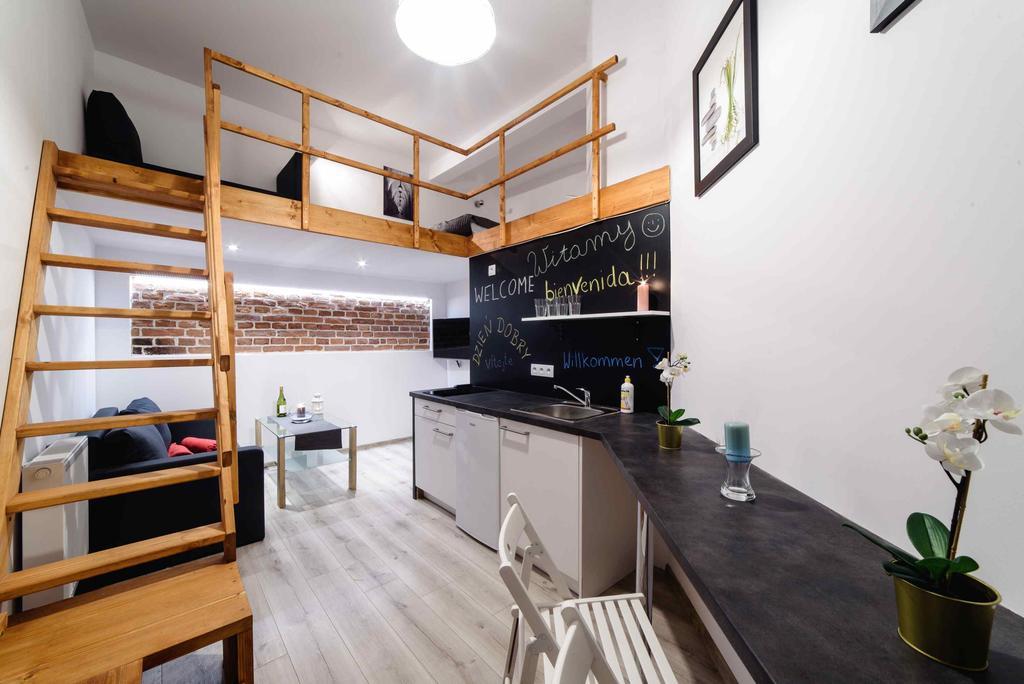 2 Nights - Great Location, Right Next To Main Rail And Bus Station, 10 Min To Main Square By Foot 3*