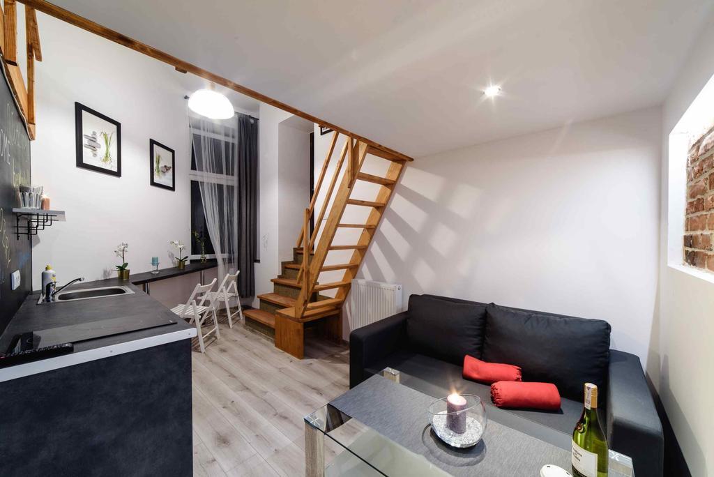 2 Nights - Great Location, Right Next To Main Rail And Bus Station, 10 Min To Main Square By Foot