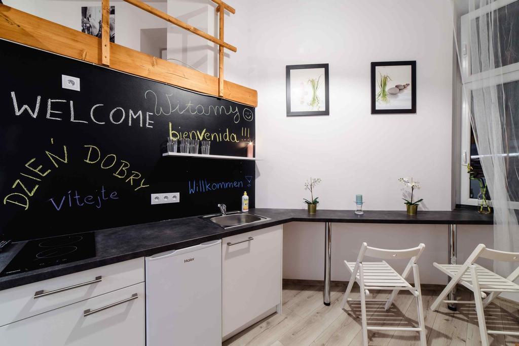 2 Nights - Great Location, Right Next To Main Rail And Bus Station, 10 Min To Main Square By Foot Aparthotel 3*