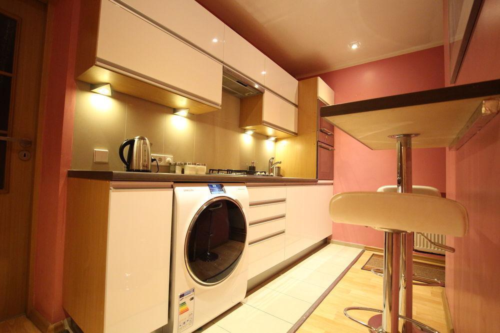 Rainbow 3 Apartment *