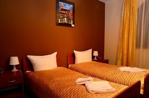 Hotel Tyniecki 3*