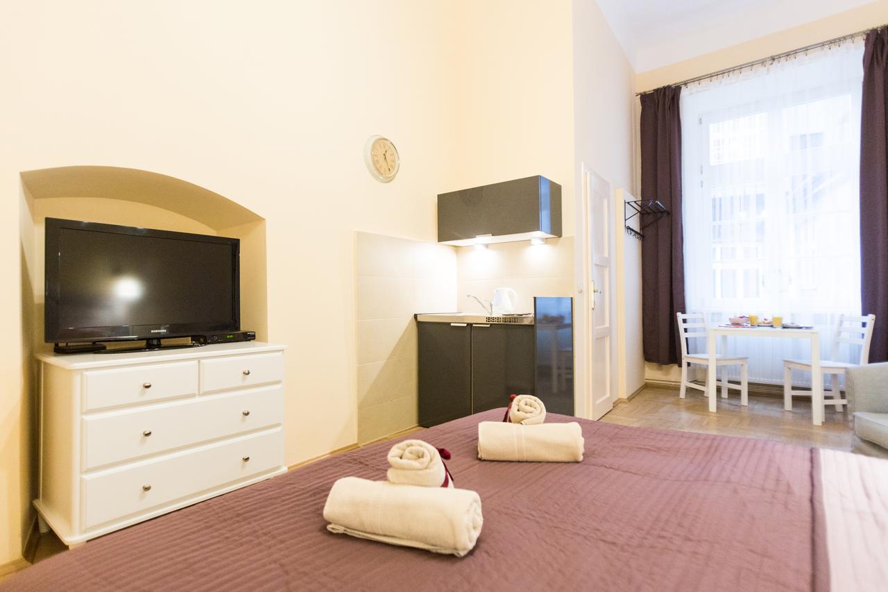 Apartments Roman *
