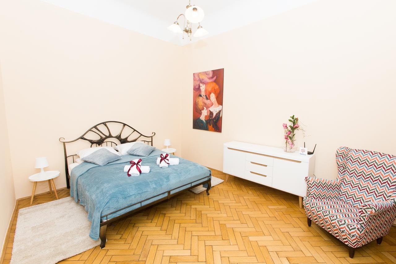 Apartment Apartments Roman
