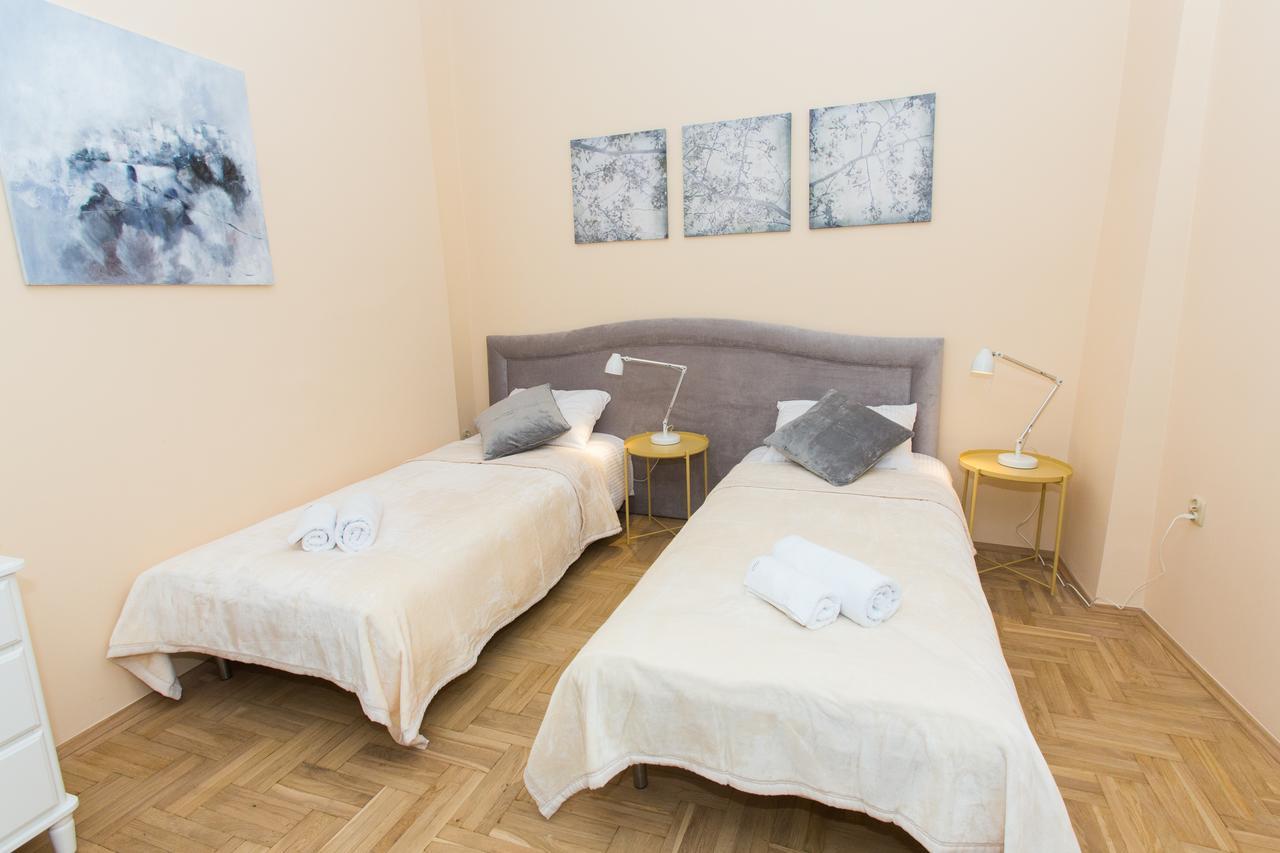 Apartment Apartments Roman