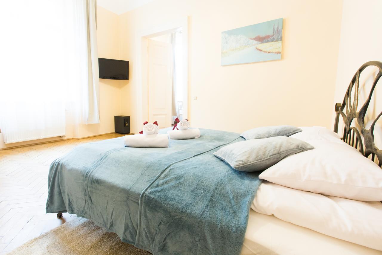 Apartment Apartments Roman