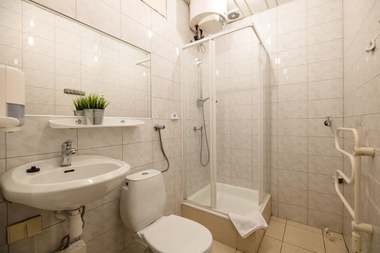 Golden Lion Guest Szewska 19 Aparthotel 3*
