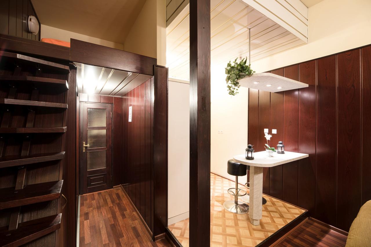 Golden Lion Guest Szewska 19 Aparthotel 3*