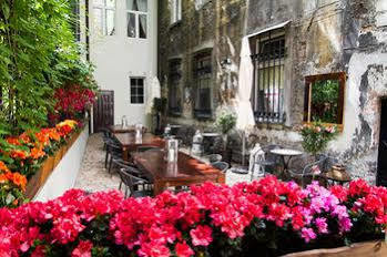 Lounge Hotel *