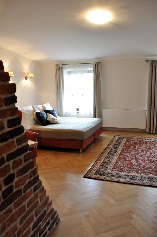 Santi Krakow