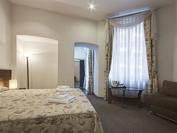 Aparthotel Abella & By Artery 3*