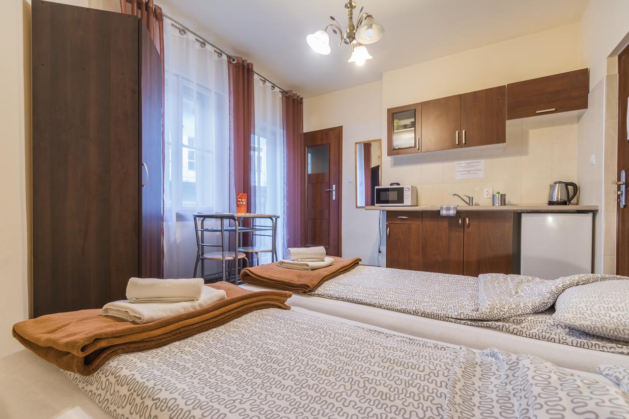 Euro-room & *