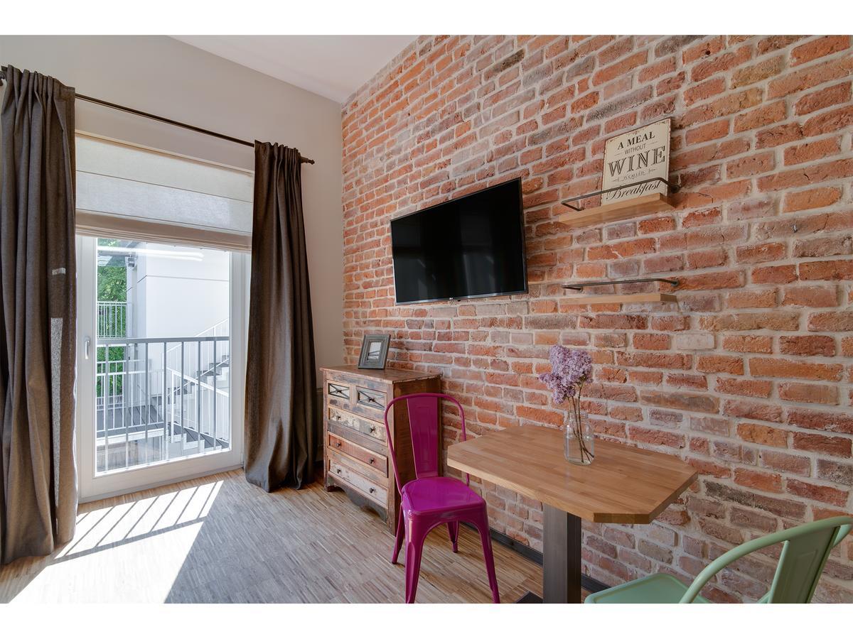 Well Well Aparthotel 3*