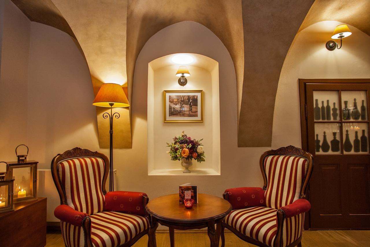 Santi Hotel