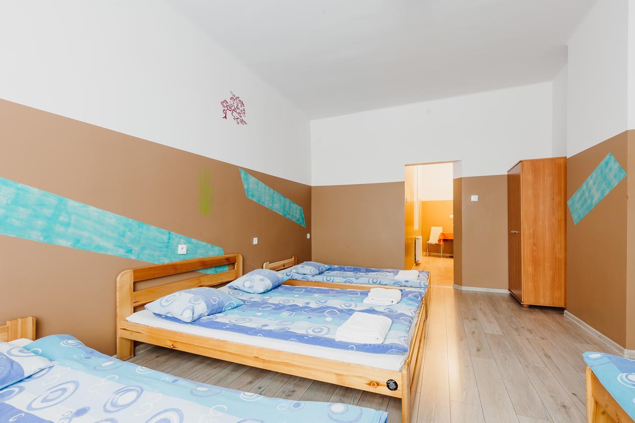 Tara Hostel *