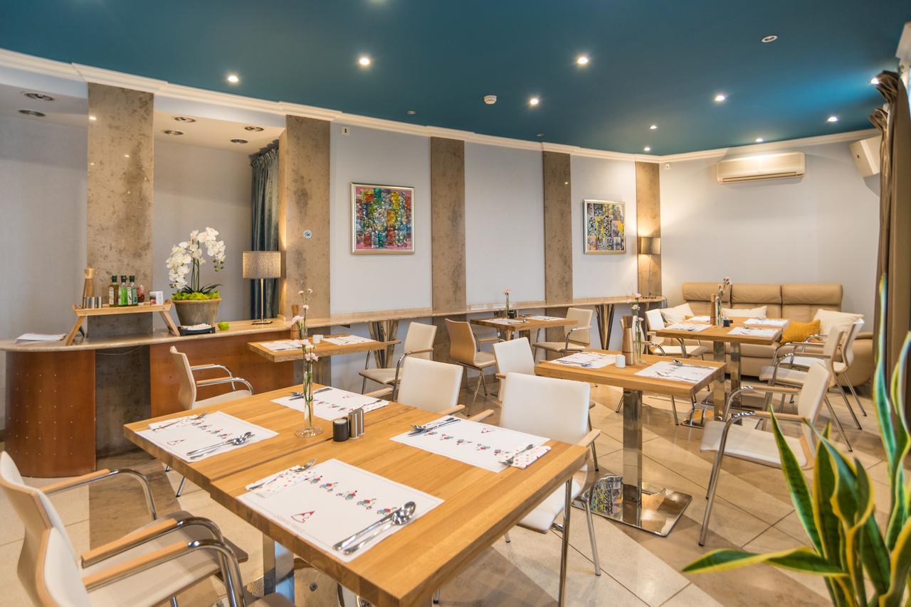 Aparthotel Blue Swan 3*