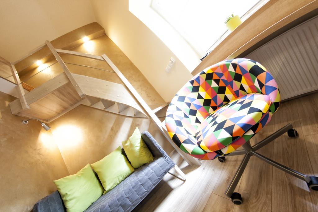 Nocny Apartment