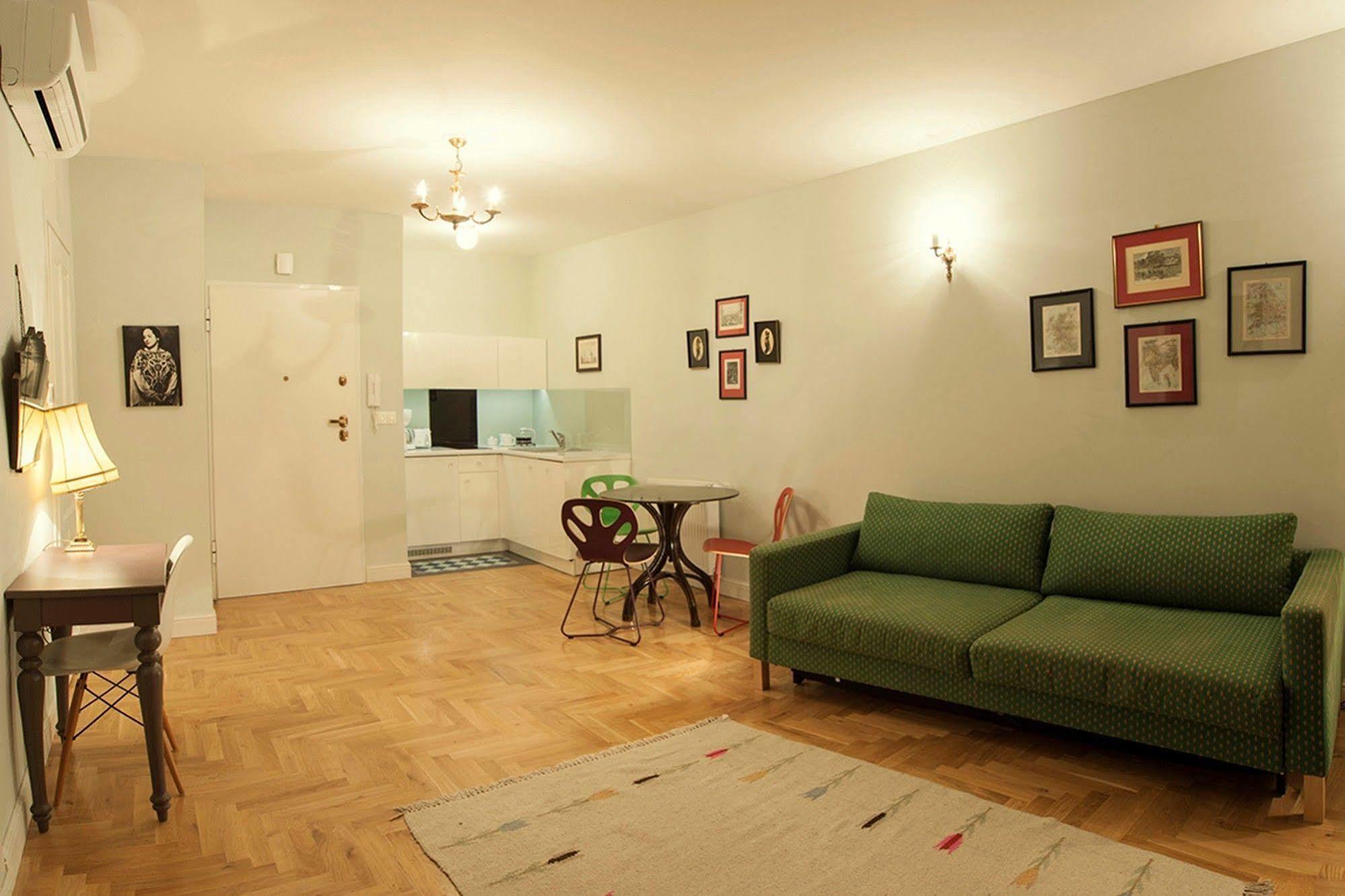 Aparthotel Crystal Chez Helena 3*