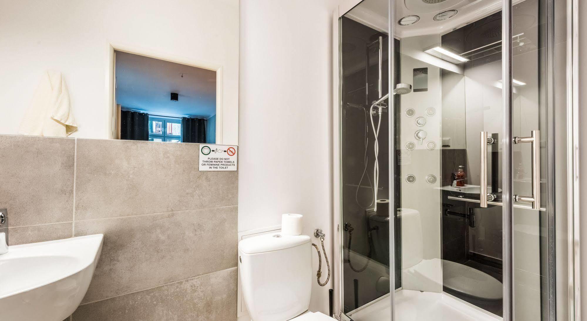 Flamingo Premium Hostel