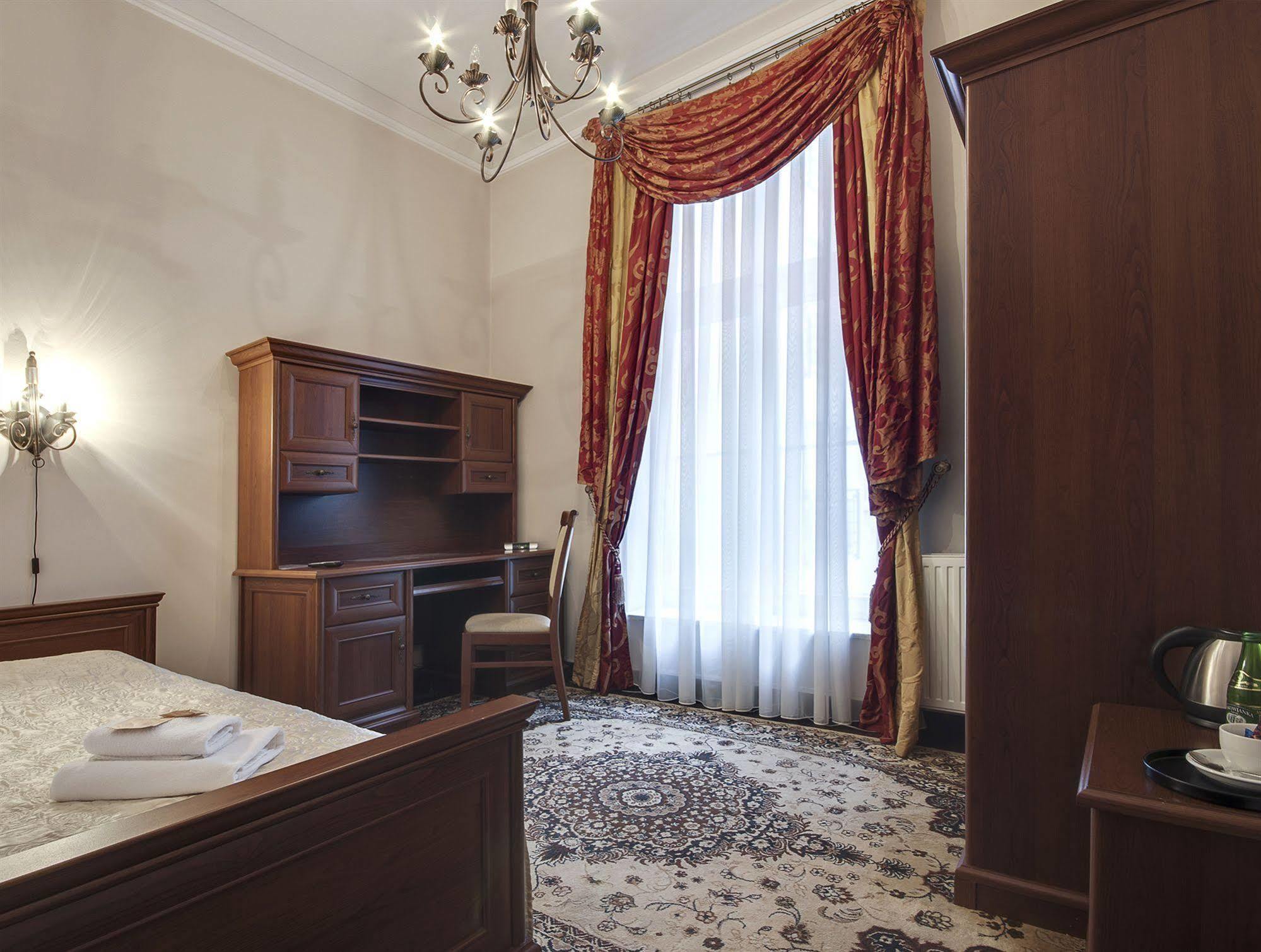 Abella & By Artery Krakow
