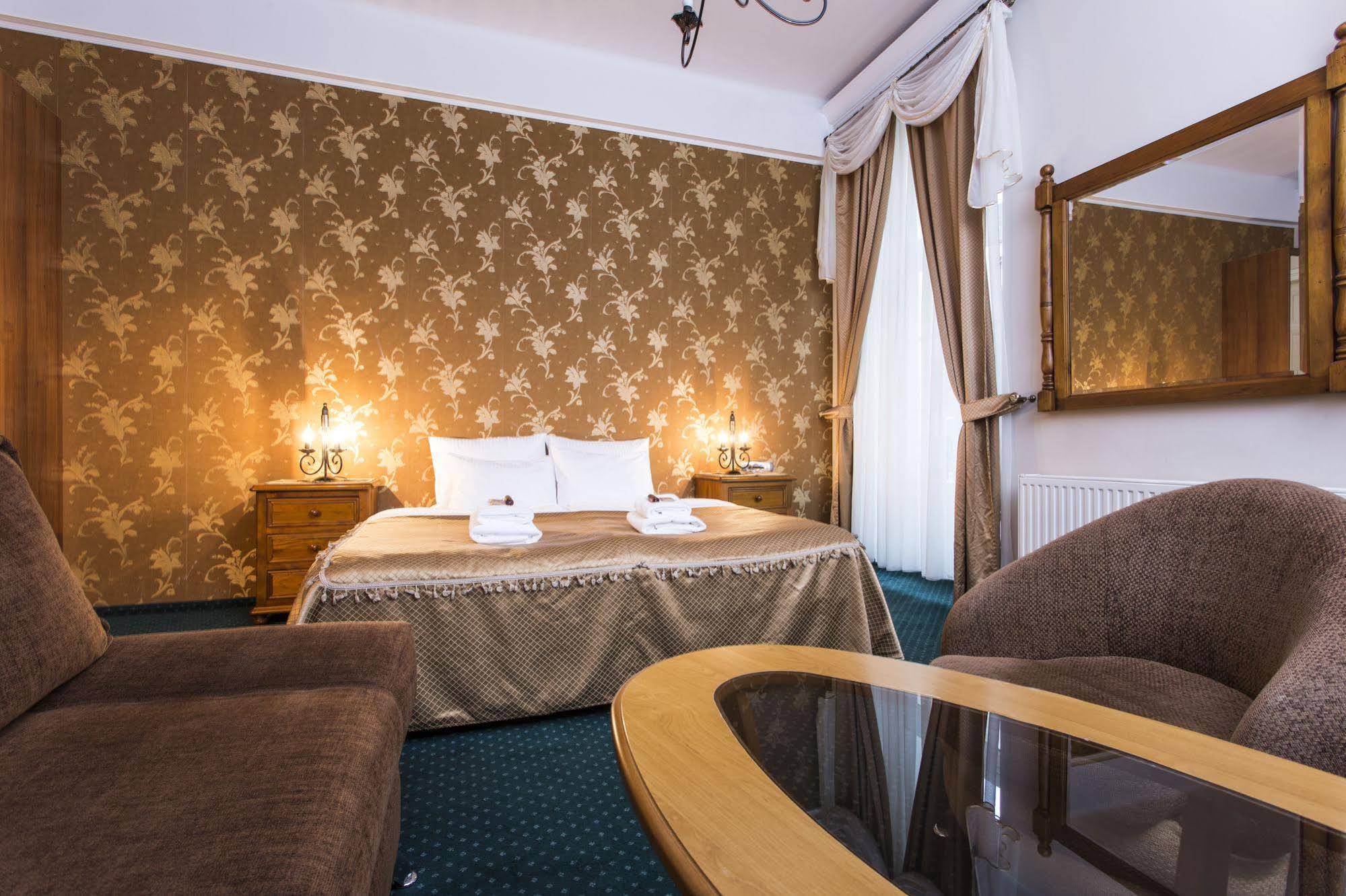 Aparthotel Abella & By Artery Krakow