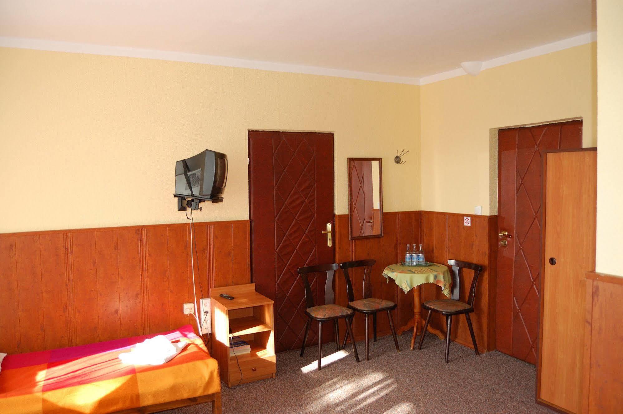 Bona Hotel 2*
