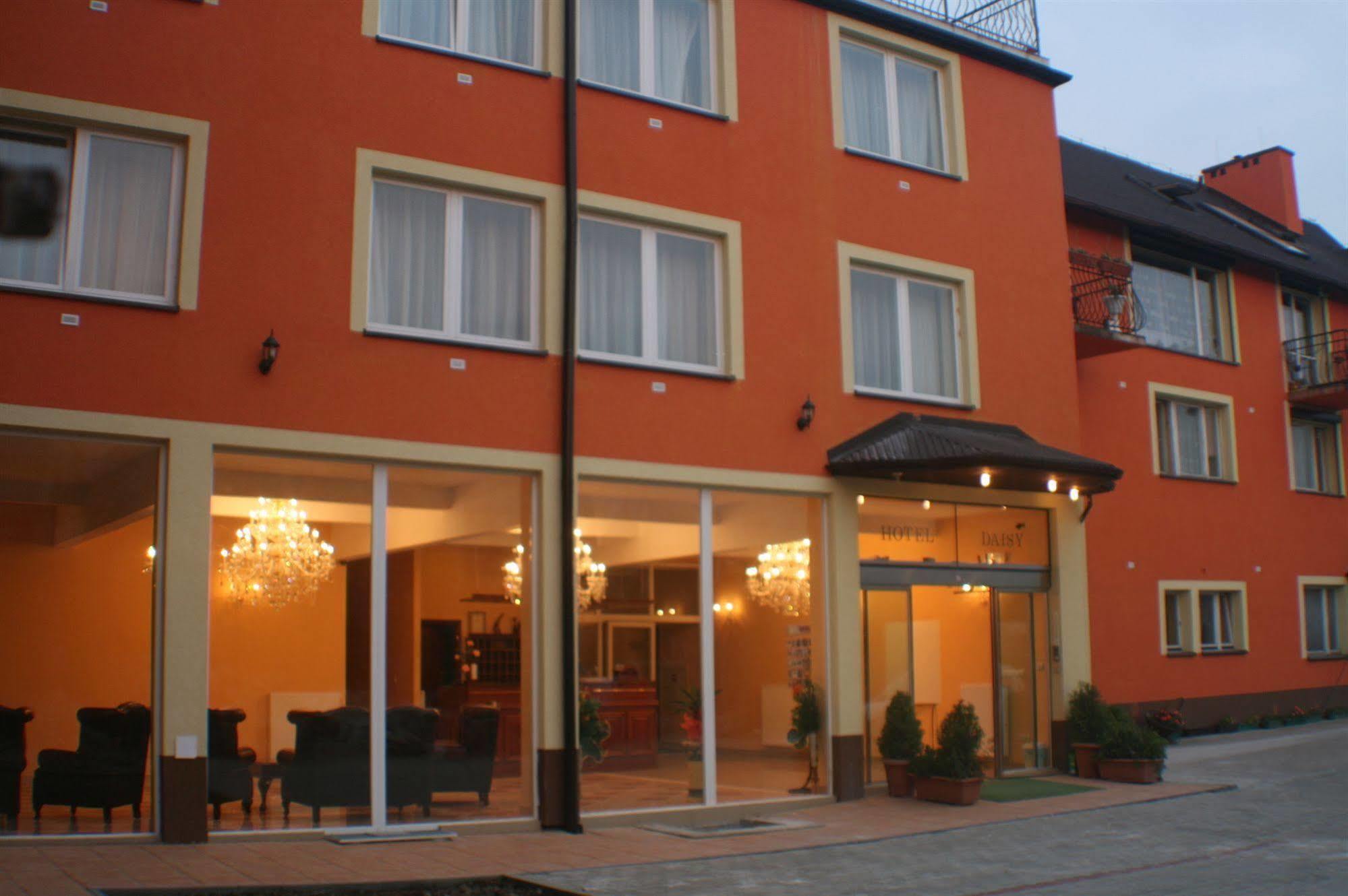 Hotel Daisy Budget