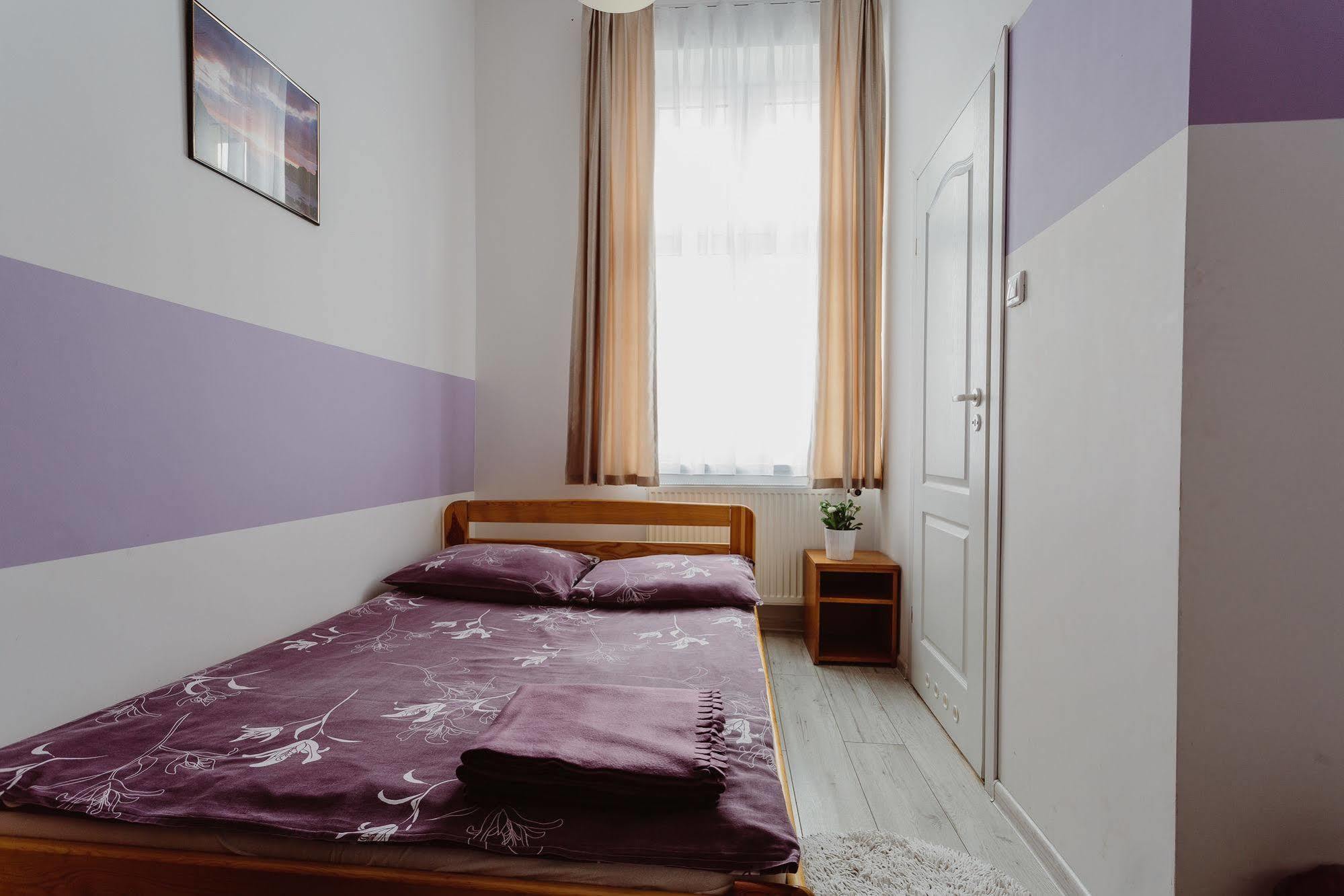Tara Hostel *
