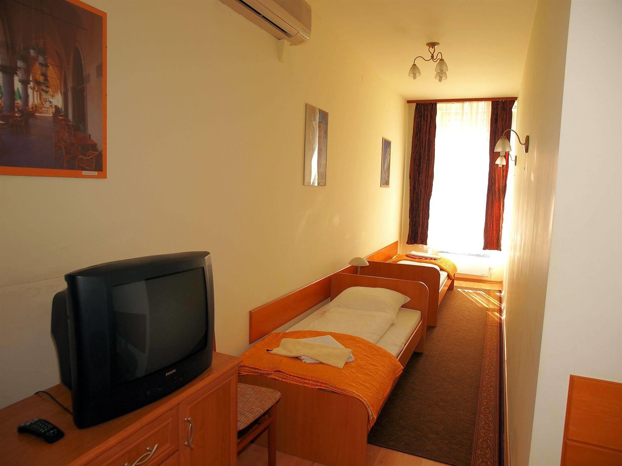 Golden Lion Guest Szewska 19 Krakow