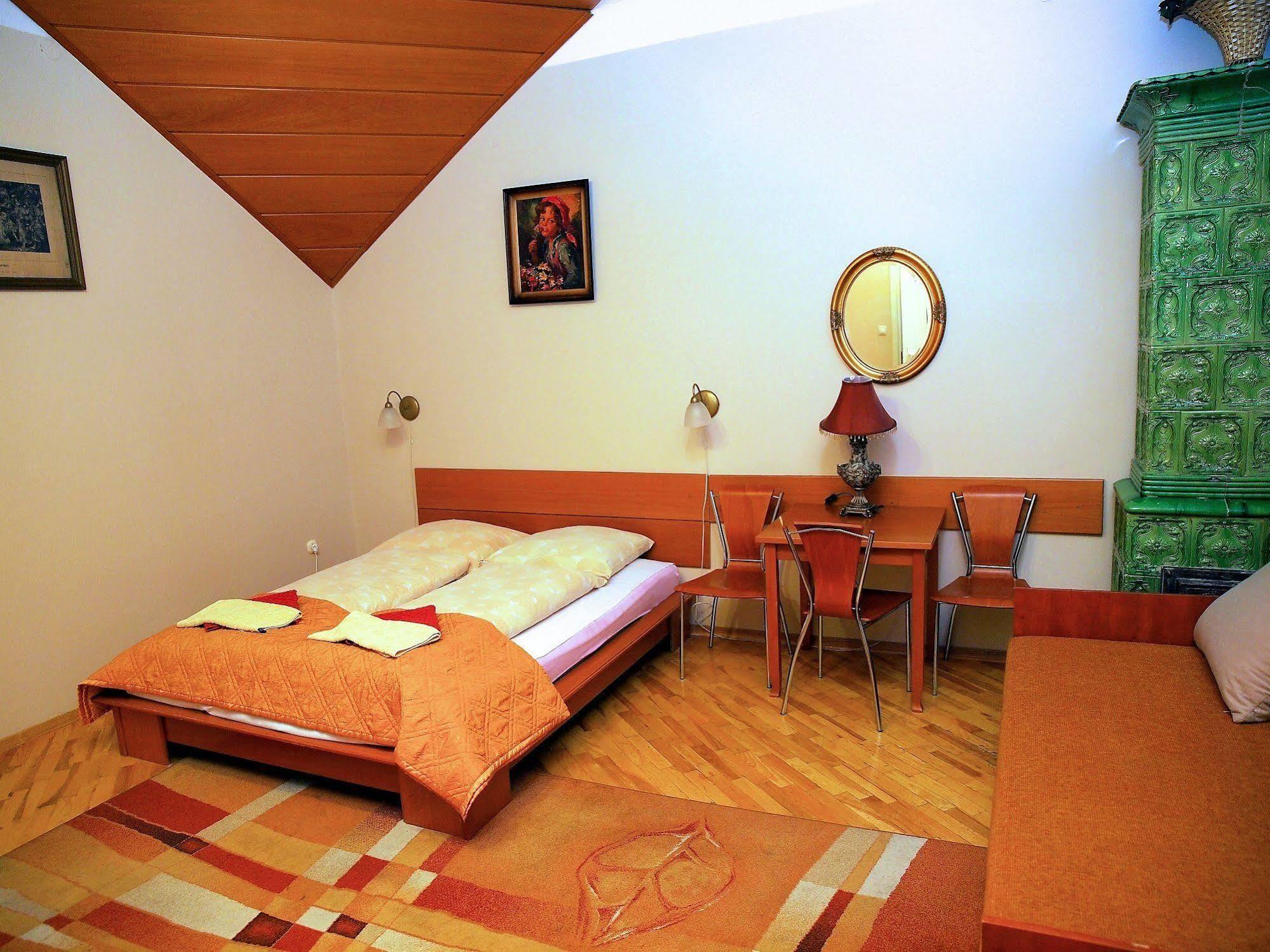 Golden Lion Guest Szewska 19 Aparthotel
