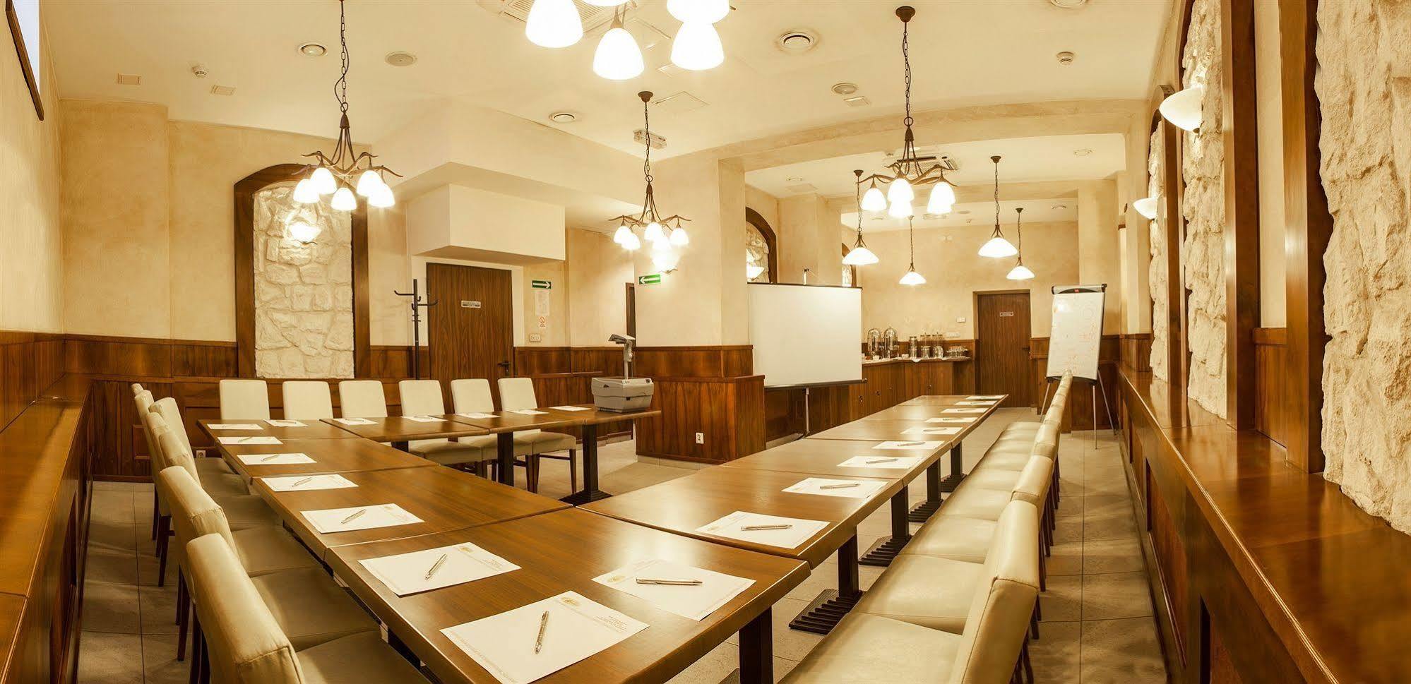Downtown Hotel 3*