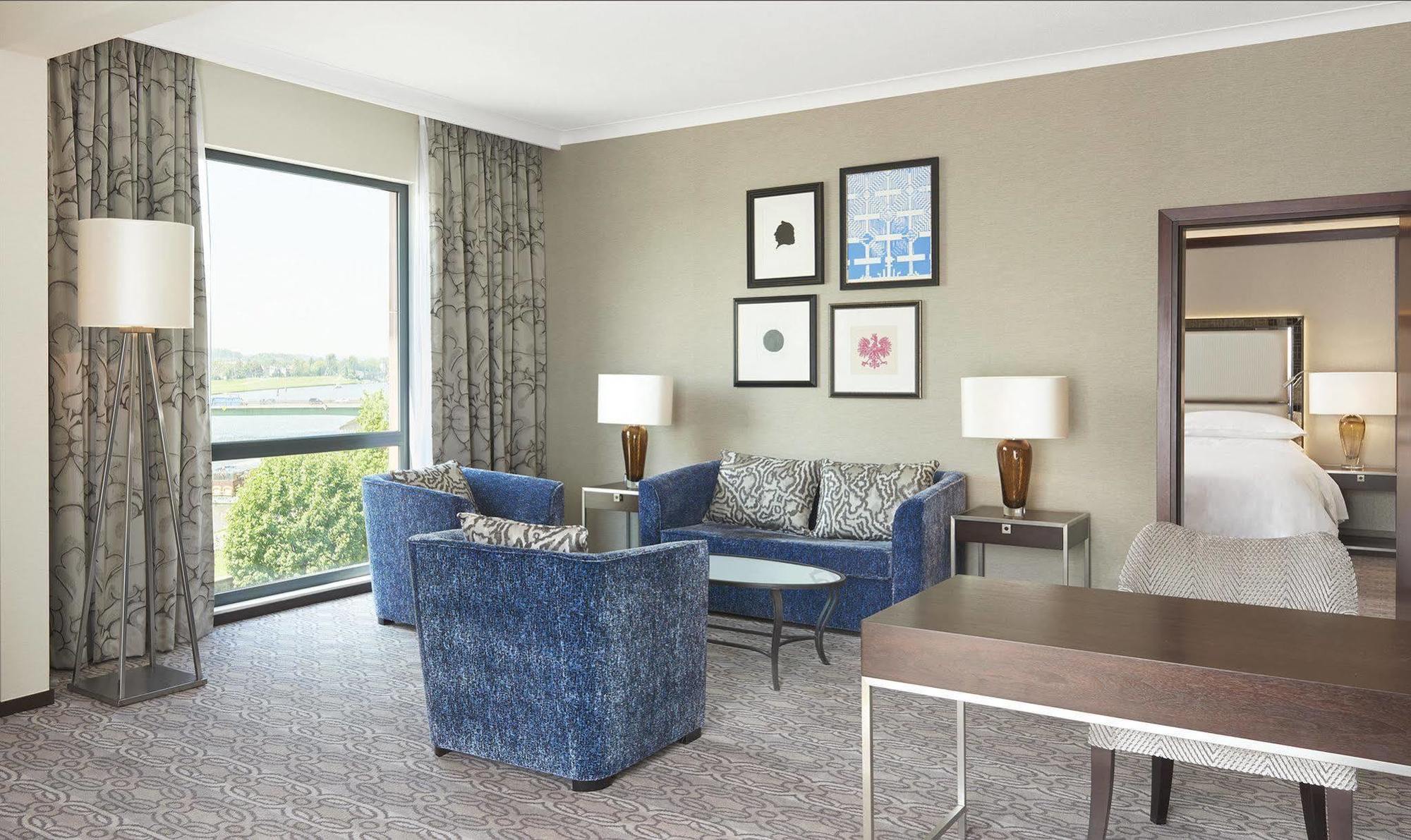 Sheraton Grand Hotel