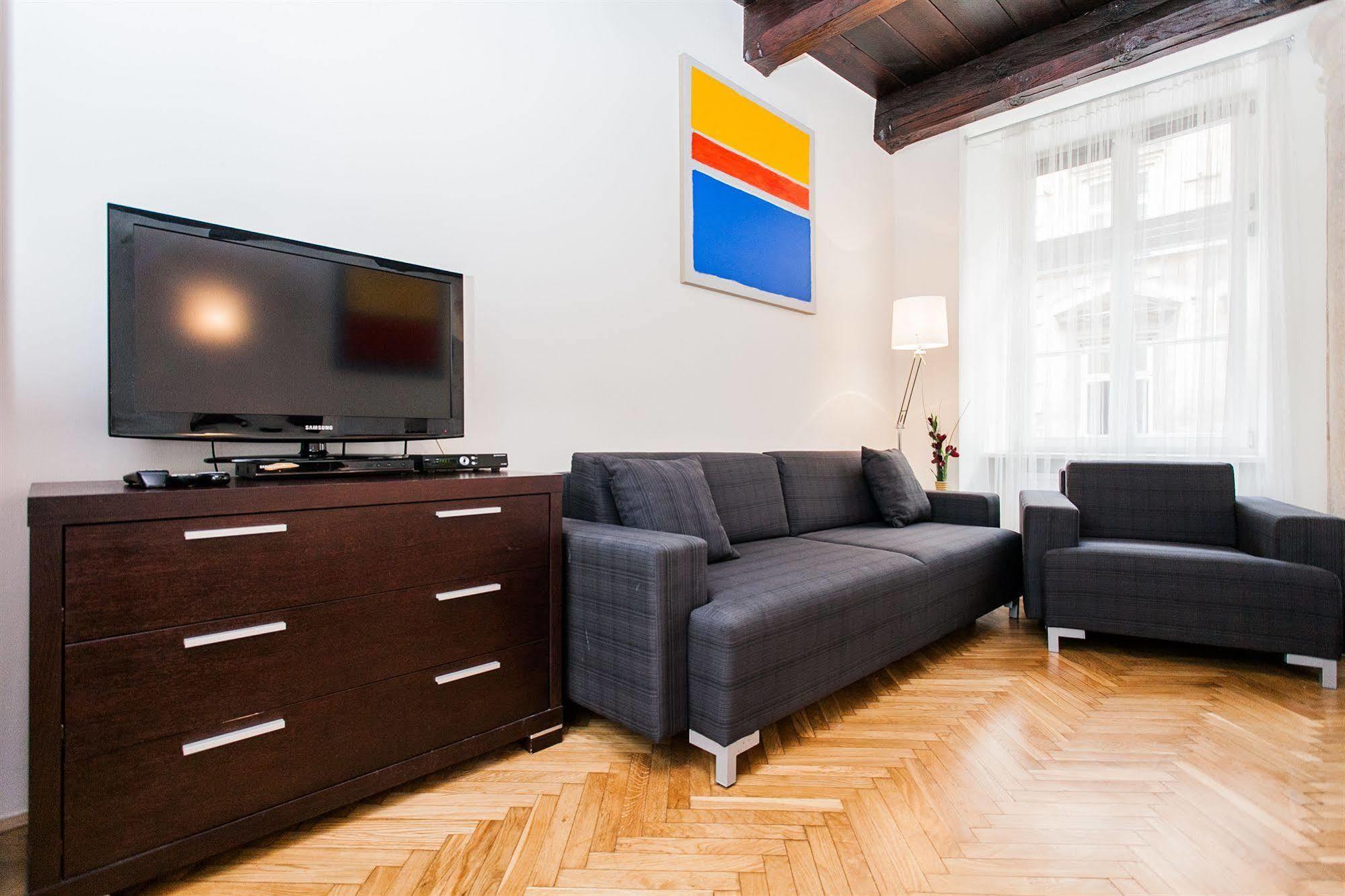 Barbican House Apartment *