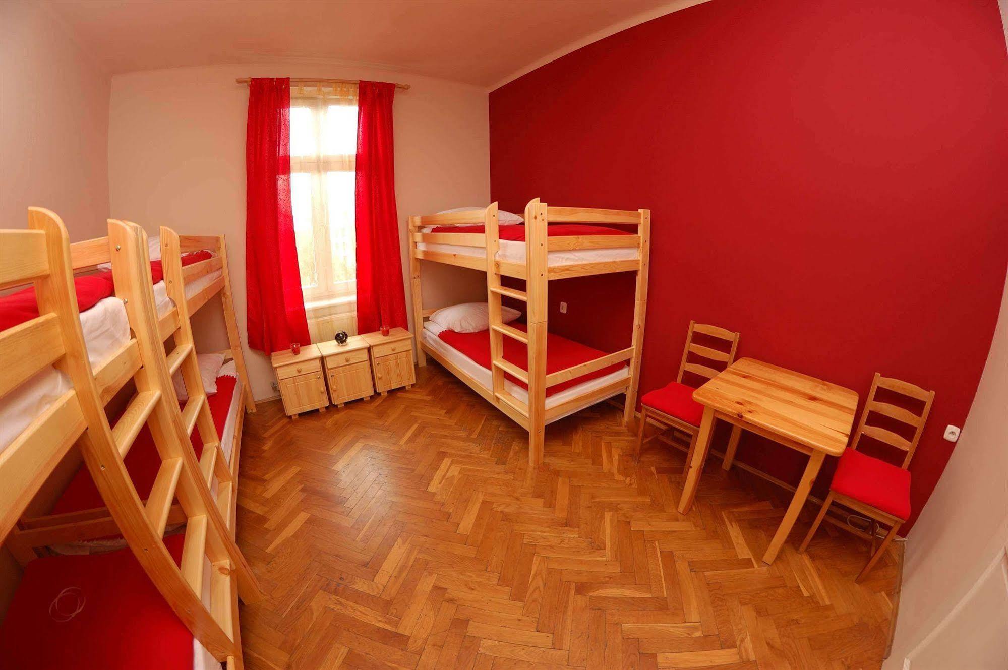Hostel Dragon Aparthostel Senatorska Kraków
