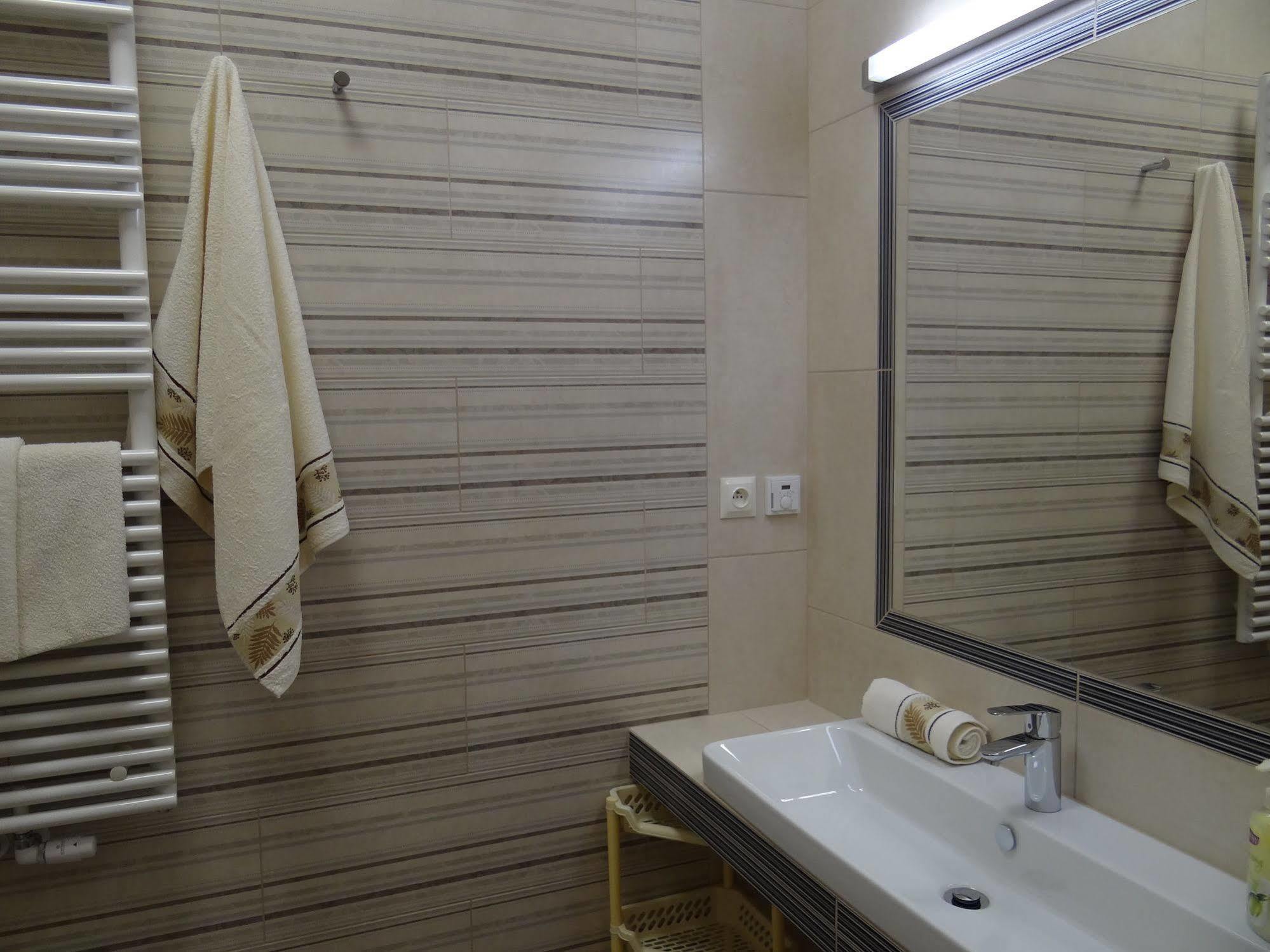 Elegant Aparthotel 2*