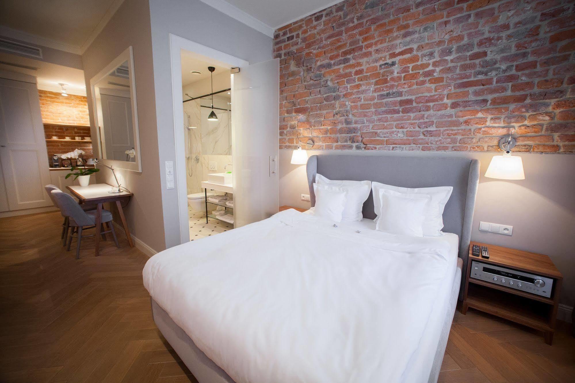 Bracka 6 Aparthotel 4*