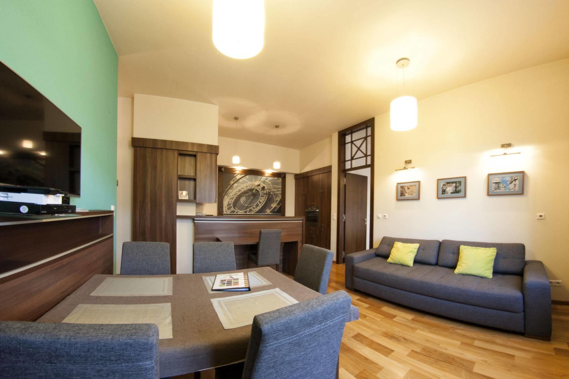 Yourplace Sm25 Apartments *