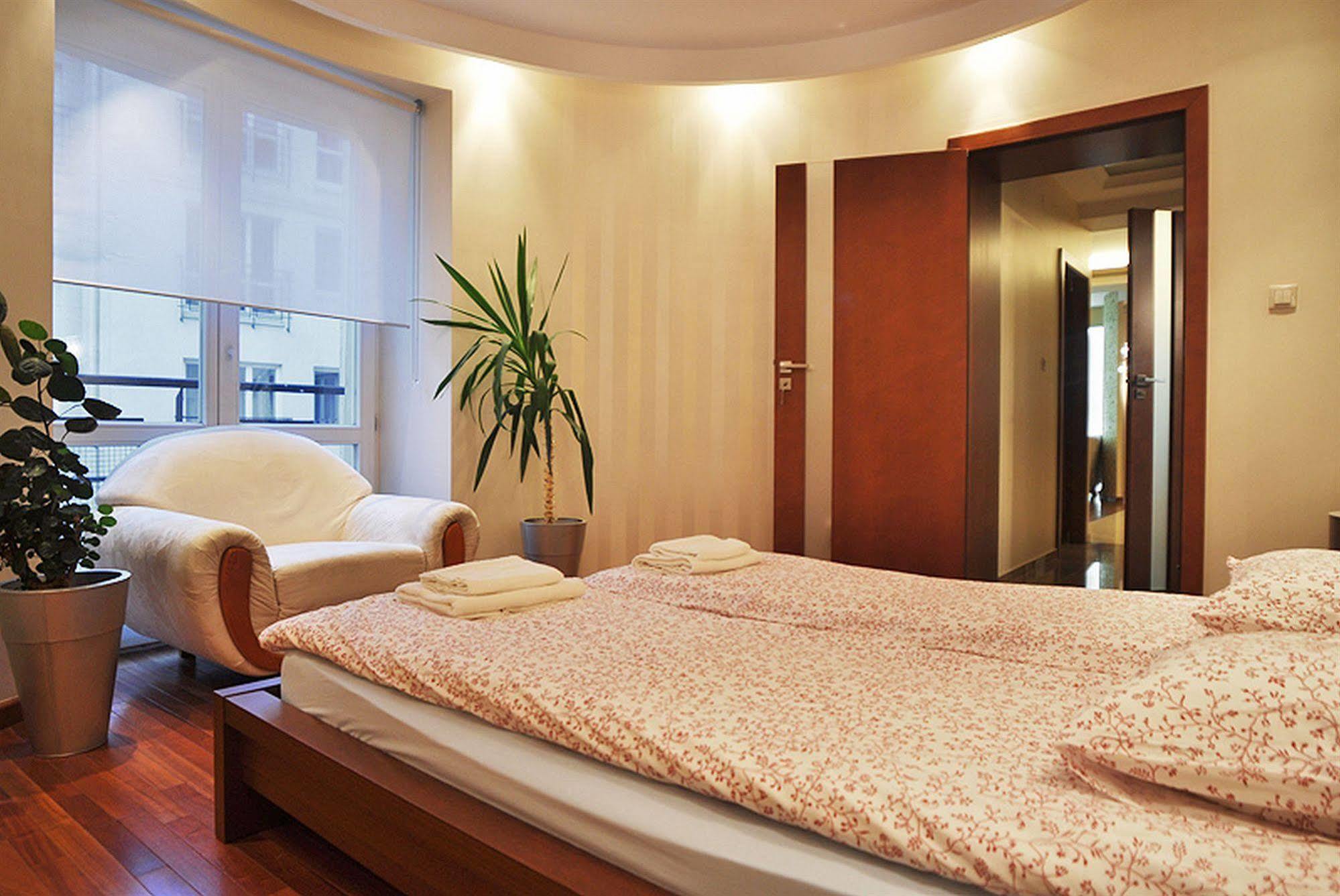 Yourplace Sm25 Apartments *