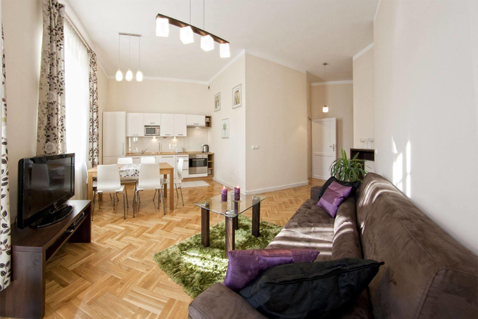 Yourplace Sm25 Apartments