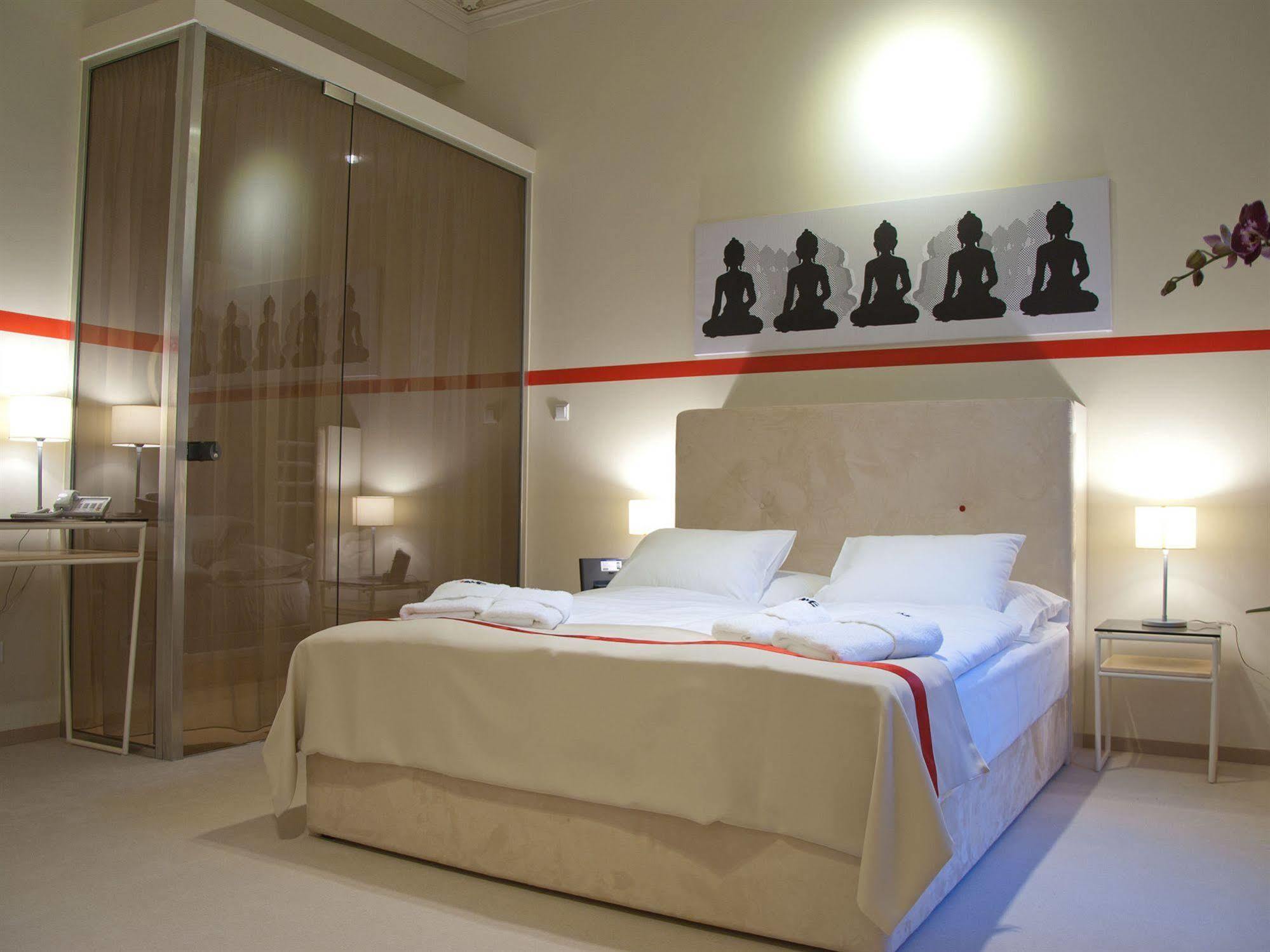 Home Hotel Aparthotel