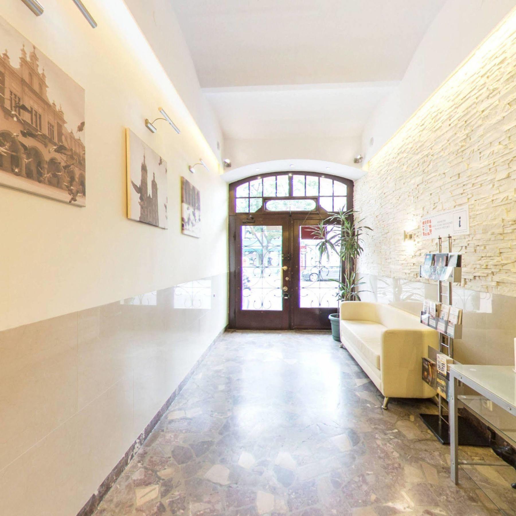 Aparthotel Kajzer 2*