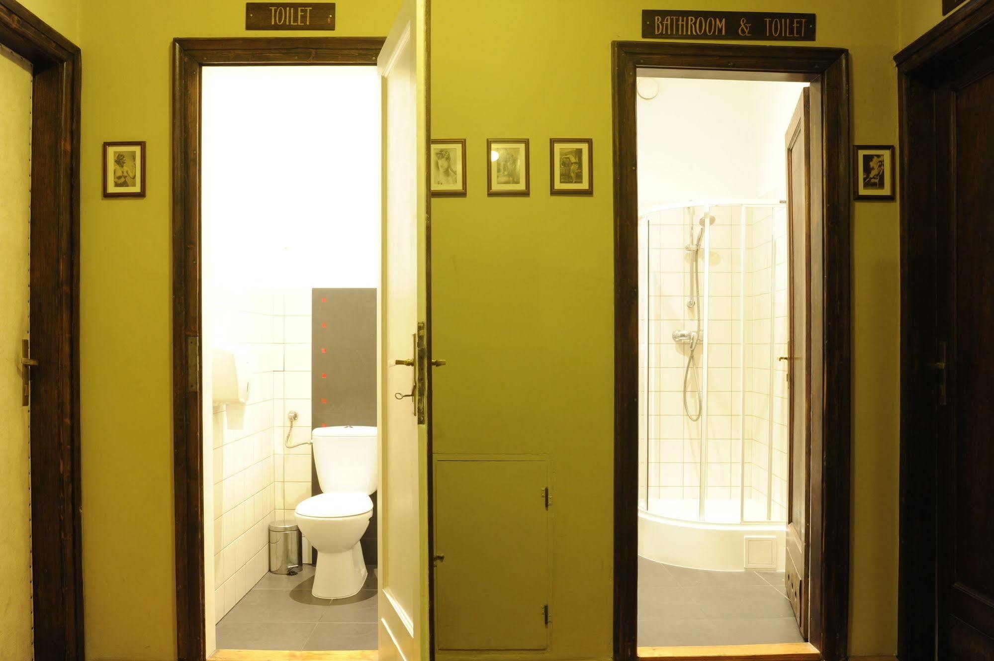 Deco Hostel